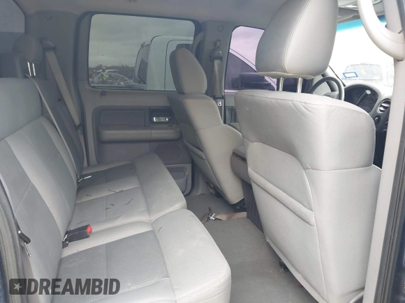 2007 Ford F-150 XLT z VIN 1FTRW14W47KD13710, wystawiony jako IAAI lot #42025634 z przebiegiem 297 307 mil mil oraz . Historia ofert i sprzedaży dostępna na DreamBid. Obrazek 8.