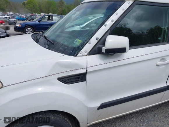 2012 Kia Soul with VIN KNDJT2A59C7439484, listed as a IAAI auction lot 42114087 with 142,933 mi miles. Bid and sale history available at carsss.com. Image 12.