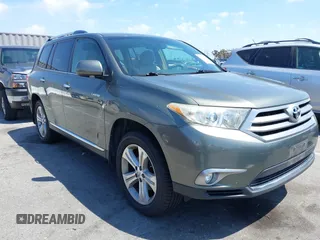 2013 Toyota Highlander Limited z VIN 5TDYK3EH6DS108655, wystawiony jako IAAI lot #42161375 z przebiegiem 138 670 mil mil oraz . Historia ofert i sprzedaży dostępna na DreamBid. Obrazek 1.