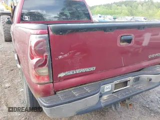 2005 Chevrolet Silverado 1500 LS z VIN 2GCEC13T651394768, wystawiony jako IAAI lot #41941443 z przebiegiem 371 563 mil mil oraz . Historia ofert i sprzedaży dostępna na DreamBid. Obrazek 15.