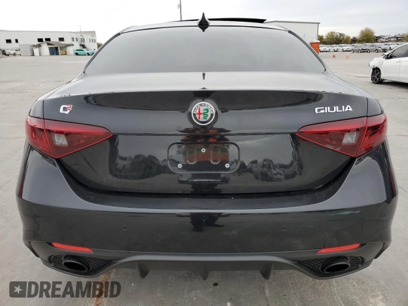 2023 Alfa Romeo Giulia Veloce z VIN ZARFAMBN7P7669364, wystawiony jako Copart lot #84547514 z przebiegiem Nie podano mil oraz Szkody całkowita. Historia ofert i sprzedaży dostępna na DreamBid. Obrazek 6.