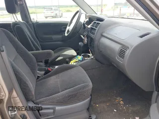 2002 Chevrolet Tracker ZR2 z VIN 2CNBJ734526932987, wystawiony jako IAAI lot #42289740 z przebiegiem 92 862 mil mil oraz . Historia ofert i sprzedaży dostępna na DreamBid. Obrazek 5.