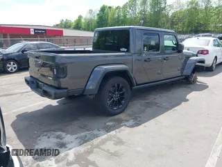 2024 Jeep Gladiator Sport с VIN 1C6HJTAG0RL131543, выставлен на аукционе IAAI как лот 42090629 с пробегом 8 546 миль миль и . История ставок и продаж доступна на DreamBid. Изображение 4.