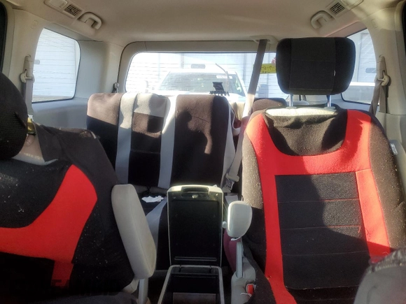 2015 Nissan Quest SV z VIN JN8AE2KP9F9129620, wystawiony jako Copart lot #42491065 z przebiegiem 157 720 mil mil oraz Nie do naprawy • Non repairable. Historia ofert i sprzedaży dostępna na DreamBid. Obrazek 10.