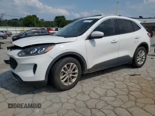 2020 Ford Escape SE z VIN 1FMCU0G68LUC12424, wystawiony jako Copart lot #59715325 z przebiegiem 106 570 mil mil oraz Szkoda całkowita • Salvage title. Historia ofert i sprzedaży dostępna na DreamBid. Obrazek 1.