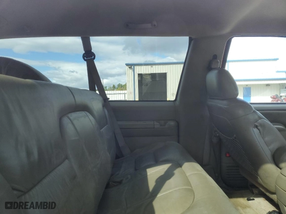 1998 Chevrolet Tahoe with VIN 3GNEK18R0WG114682, listed as a Copart auction lot 75619714 with 208,770 mi miles and Clean Title. Bid and sale history available at carsss.com. Image 11.
