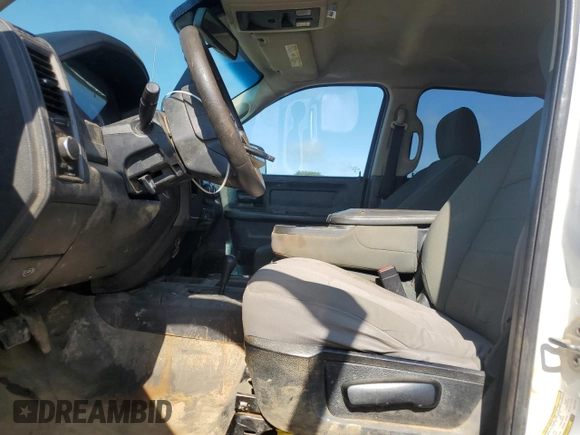 2013 Ram 2500 Tradesman z VIN 3C6TR5H27DG614929, wystawiony jako Copart lot #61425075 z przebiegiem 249 575 mil mil oraz Czysty tytuł • Clean title. Historia ofert i sprzedaży dostępna na DreamBid. Obrazek 7.