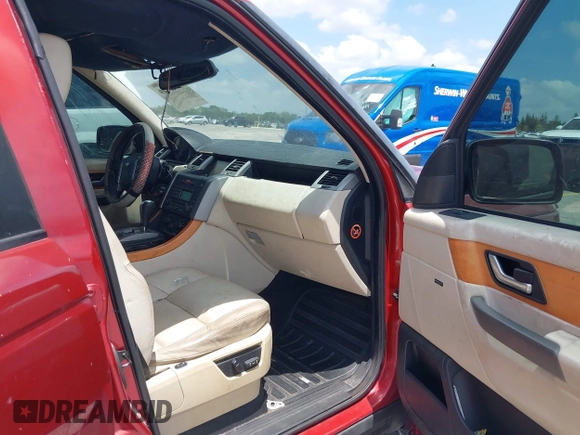 2008 Land Rover Range Rover Sport HSE with VIN SALSK25468A145794, listed as a IAAI auction lot 42123149 with 172,241 mi miles. Bid and sale history available at carsss.com. Image 5.