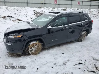 2017 Jeep Cherokee Latitude with VIN 1C4PJLCS3HW577804, listed as a Copart auction lot 86974364 with 92,744 mi miles and Clean Title. Bid and sale history available at carsss.com. Image 1.