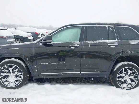 2023 Jeep Grand Cherokee Summit with VIN 1C4RJHEG8P8875735, listed as a IAAI auction lot 41212589 with 17,040 mi miles. Bid and sale history available at carsss.com. Image 15.