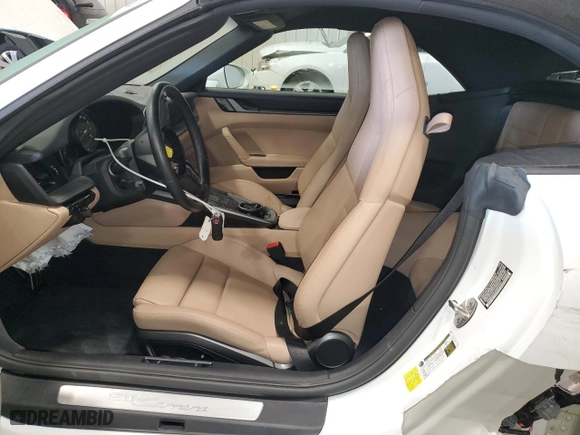 2021 Porsche 911 Carrera with VIN WP0CA2A96MS239369, listed as a Copart auction lot 70894153 with 8687 miles. Bid and sale history available at carsss.com. Image 7.