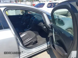 2016 Buick Verano Group z VIN 1G4PS5SK9G4142317, wystawiony jako IAAI lot #42304571 z przebiegiem 146 641 mil mil oraz . Historia ofert i sprzedaży dostępna na DreamBid. Obrazek 5.