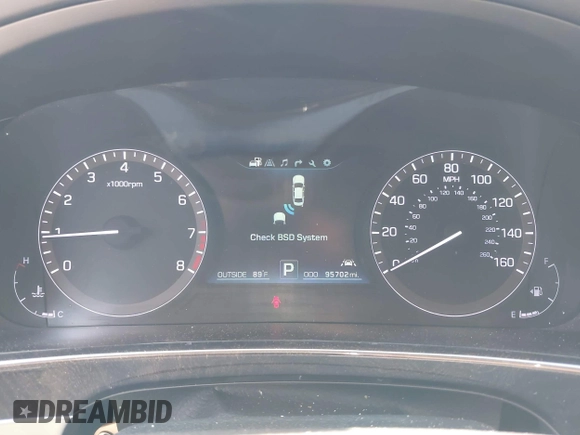 2016 Hyundai Equus Signature with VIN KMHGH4JH7GU102560, listed as a IAAI auction lot 42405555 with 95,702 mi miles and . Bid and sale history available at DreamBid. Image 7.