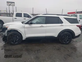 2024 Ford Explorer ST-Line with VIN 1FMSK7KH2RGA72381, listed as a IAAI auction lot 41409696 with 1,510 mi miles. Bid and sale history available at carsss.com. Image 14.