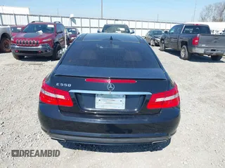 2011 Mercedes-Benz E-Class E 550 with VIN WDDKJ7CB7BF076428, listed as a IAAI auction lot 41785339 with 111,582 mi miles. Bid and sale history available at carsss.com. Image 15.