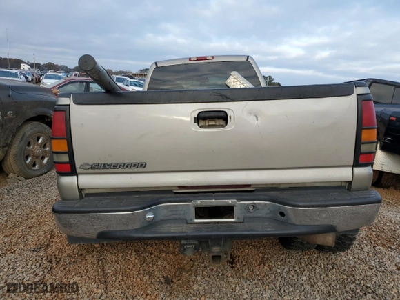 2002 Chevrolet Silverado 3500 LT with VIN 1GCJK33152F107596, listed as a Copart auction lot 82113704 with NaN miles and Salvage Title. Bid and sale history available at carsss.com. Image 6.