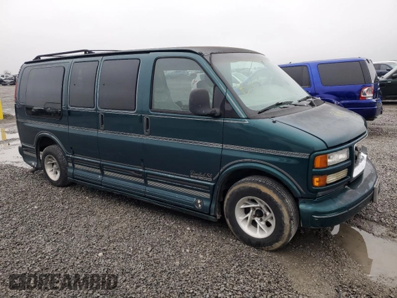 1998 GMC Savana Cargo Van YF7 with VIN 1GDFG15R5W1096726, listed as a Copart auction lot 83836574 with 0 mi miles and Salvage Title. Bid and sale history available at carsss.com. Image 4.