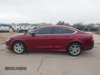 2015 Chrysler 200 Limited z VIN 1C3CCCAB6FN727715, wystawiony jako IAAI lot #41793423 z przebiegiem 146 503 mil mil oraz . Historia ofert i sprzedaży dostępna na DreamBid. Obrazek 15.