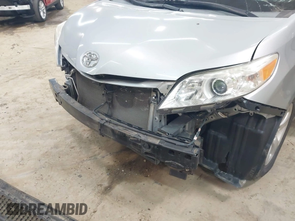 2015 Toyota Sienna LE AAS with VIN 5TDKK3DC9FS622028, listed as a IAAI auction lot 42740303 with 132,529 mi miles and . Bid and sale history available at DreamBid. Image 6.