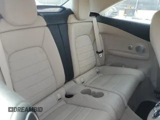 2019 Mercedes-Benz C 300 z VIN WDDWK8DB4KF796515, wystawiony jako Copart lot #57394145 z przebiegiem 21 854 mil mil oraz Szkoda całkowita • Salvage title. Historia ofert i sprzedaży dostępna na DreamBid. Obrazek 10.