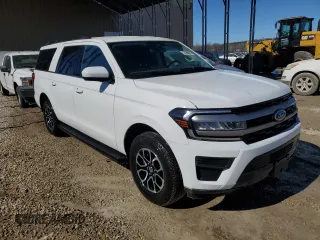 2024 Ford Expedition Max XLT with VIN 1FMJK1J82REA54260, listed as a Copart auction lot 46817225 with 1,540 mi miles and Clean Title. Bid and sale history available at DreamBid. Image 4.