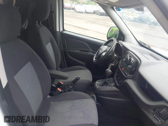 2016 Ram ProMaster City Cargo Tradesman z VIN ZFBERFAT7G6B26912, wystawiony jako IAAI lot #42202902 z przebiegiem 81 553 mil mil oraz . Historia ofert i sprzedaży dostępna na DreamBid. Obrazek 5.