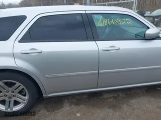 2005 Dodge Magnum RT with VIN 2D4GV58275H682691, listed as a IAAI auction lot 41866322 with 116,549 mi miles. Bid and sale history available at carsss.com. Image 13.