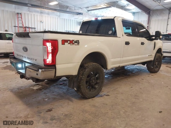 2017 Ford Super Duty F-250 SRW Lariat with VIN 1FT7W2BTXHEC81609, listed as a IAAI auction lot 41497213 with 176,644 mi miles. Bid and sale history available at carsss.com. Image 4.