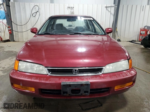 1996 Honda Accord EX with VIN 1HGCD5651TA110900, listed as a Copart auction lot 83578784 with 186,076 mi miles and Salvage Title. Bid and sale history available at DreamBid. Image 5.