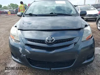 2008 Toyota Yaris z VIN JTDBT923084034729, wystawiony jako IAAI lot #42222673 z przebiegiem 169 007 mil mil oraz . Historia ofert i sprzedaży dostępna na DreamBid. Obrazek 12.