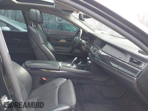 2011 BMW 7 Series 750Li xDrive with VIN WBAKC8C52BC431668, listed as a IAAI auction lot 41623575 with 117,306 mi miles. Bid and sale history available at carsss.com. Image 5.
