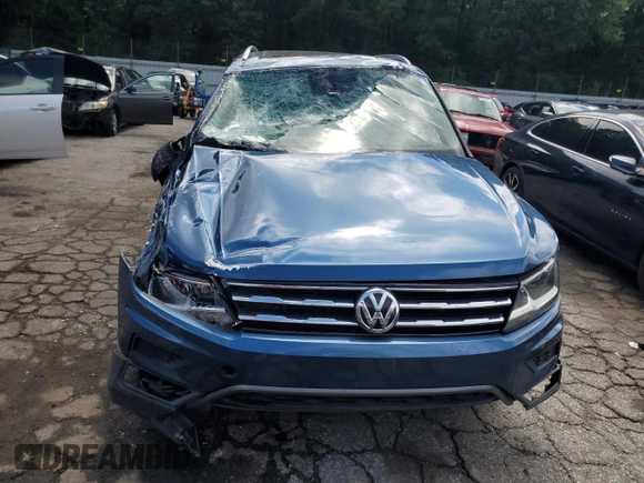 2018 Volkswagen Tiguan SEL with VIN 3VV3B7AX4JM006010, listed as a Copart auction lot 61416365 with 52,483 mi miles and Salvage title. Bid and sale history available at DreamBid. Image 5.