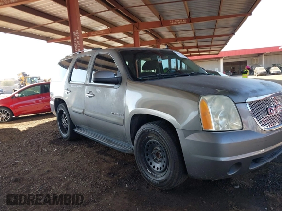 2007 GMC Yukon SLT with VIN 1GKFC13J87R216779, listed as a IAAI auction lot 41472867 with 200,754 mi miles. Bid and sale history available at carsss.com. Image 1.