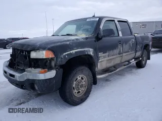 2005 GMC Sierra 2500HD SLT z VIN 1GTHK23275F954643, wystawiony jako Copart lot #88629455 z przebiegiem Nie podano mil oraz Nie do naprawy • Non repairable. Historia ofert i sprzedaży dostępna na DreamBid. Obrazek 1.