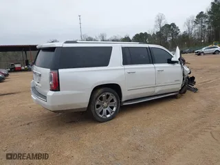 2016 GMC Yukon XL Denali with VIN 1GKS1HKJ8GR306576, listed as a IAAI auction lot 41518187 with 208,586 mi miles. Bid and sale history available at carsss.com. Image 4.