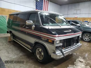 1984 Chevrolet Chevy Van z VIN 1GBEG25HXE7178870, wystawiony jako Copart lot #49771585 z przebiegiem 72 106 mil mil oraz Czysty tytuł • Clean title. Historia ofert i sprzedaży dostępna na DreamBid. Obrazek 4.