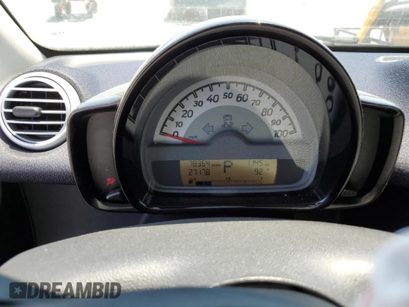 2015 Smart fortwo Passion z VIN WMEEJ3BA5FK819174, wystawiony jako Copart lot #53205005 z przebiegiem 78 364 mil mil oraz Szkody całkowita. Historia ofert i sprzedaży dostępna na DreamBid. Obrazek 9.