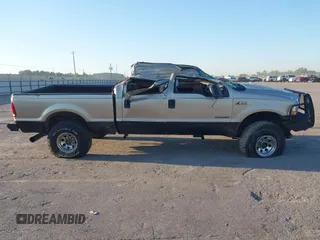 2001 Ford Super Duty F-250 XL with VIN 1FTNW21F61EC35820, listed as a IAAI auction lot 40466765 with 98,316 mi miles. Bid and sale history available at carsss.com. Image 13.