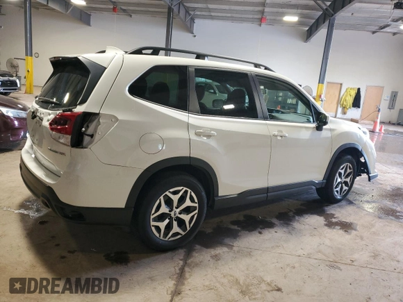 2023 Subaru Forester Premium с VIN JF2SKAEC5PH452213, выставлен на аукционе Copart как лот 62458905 с пробегом 13 180 миль миль и Списание • Salvage title. История ставок и продаж доступна на DreamBid. Изображение 3.
