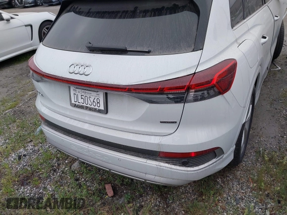 2024 Audi Q4 e-tron Premium Plus with VIN WA1LUBFZ0RP034490, listed as a IAAI auction lot 41382884 with 738 mi miles and . Bid and sale history available at DreamBid. Image 17.