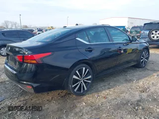 2020 Nissan Altima SR with VIN 1N4BL4CV3LC285557, listed as a IAAI auction lot 41490149 with 71,044 mi miles and . Bid and sale history available at carsss.com. Image 4.