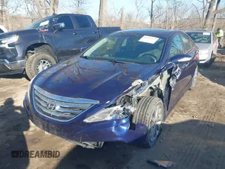 2014 Hyundai Sonata SE with VIN 5NPEC4AC6EH839254, listed as a IAAI auction lot 41531077 with 190,000 mi miles and . Bid and sale history available at DreamBid. Image 18.