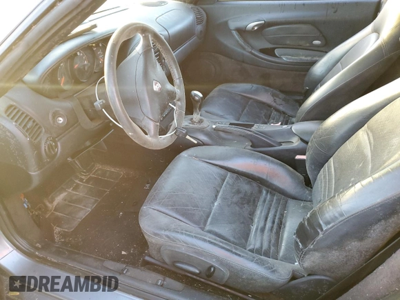 2001 Porsche Boxster с VIN WP0CA29871U627108, выставлен на аукционе Copart как лот 43968805 с пробегом Не указан миль и Списание • Salvage title. История ставок и продаж доступна на DreamBid. Изображение 7.