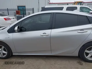 2018 Toyota Prius Two with VIN JTDKARFU7J3549201, listed as a IAAI auction lot 41589765 with 125,500 mi miles. Bid and sale history available at carsss.com. Image 14.