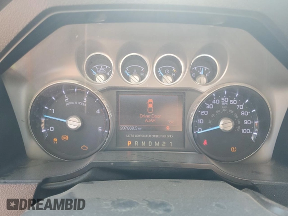2013 Ford F-250 XL with VIN 1FT7X2BT2DEA39811, listed as a Copart auction lot 59900645 with 207,868 mi miles and Salvage title. Bid and sale history available at DreamBid. Image 9.