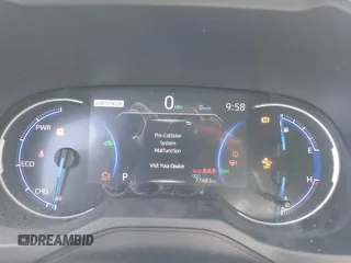 2021 Toyota RAV4 Hybrid XSE z VIN 2T3E6RFV8MW006805, wystawiony jako IAAI lot #41973250 z przebiegiem 77 483 mil mil oraz . Historia ofert i sprzedaży dostępna na DreamBid. Obrazek 7.