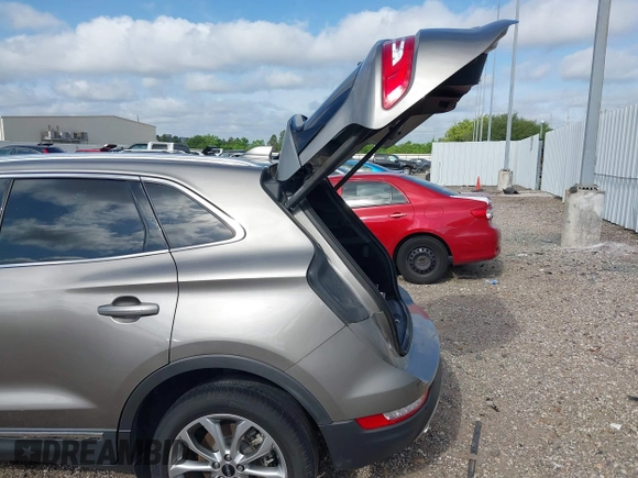 2017 Lincoln MKC Select with VIN 5LMCJ2C92HUL34916, listed as a IAAI auction lot 42024355 with 34,242 mi miles and . Bid and sale history available at DreamBid. Image 18.