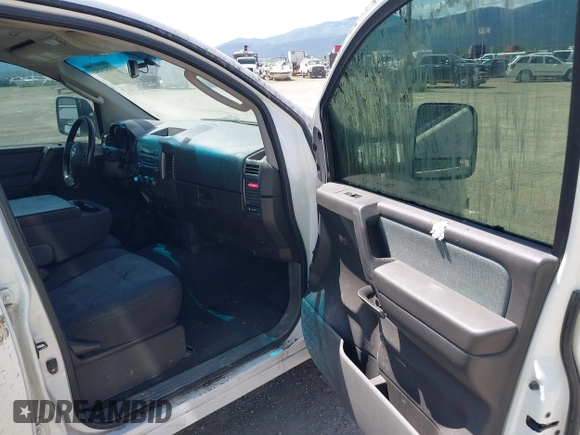 2007 Nissan Titan LE with VIN 1N6AA07B27N214751, listed as a IAAI auction lot 42325152 with 174,765 mi miles and . Bid and sale history available at DreamBid. Image 5.