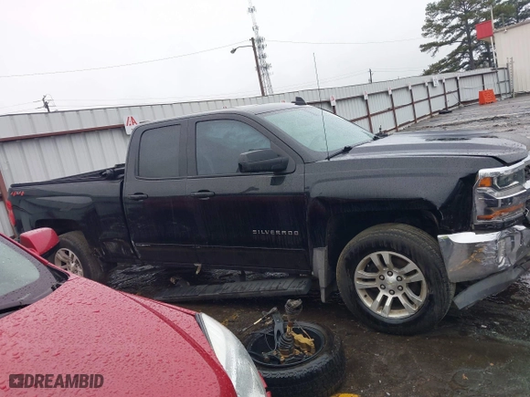 2018 Chevrolet Silverado 1500 LT with VIN 1GCVKRECXJZ234876, listed as a IAAI auction lot 41833091 with 81,366 mi miles. Bid and sale history available at carsss.com. Image 13.