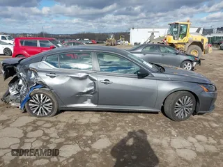 2025 Nissan Altima SV with VIN 1N4BL4DV5SN307334, listed as a IAAI auction lot 41685340 with 834 mi miles. Bid and sale history available at carsss.com. Image 14.